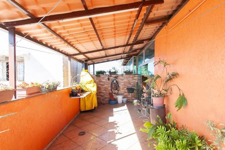 Casa para alugar com 360m², 4 quartos e 2 vagas Casa para alugar com 360m², 4 quartos e 2 vagasTerraço