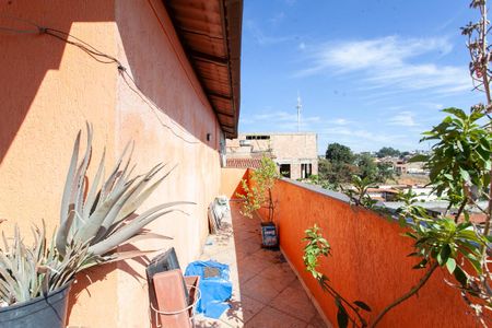 Casa para alugar com 360m², 4 quartos e 2 vagas Casa para alugar com 360m², 4 quartos e 2 vagasTerraço