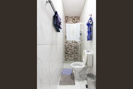 Casa para alugar com 360m², 4 quartos e 2 vagas Casa para alugar com 360m², 4 quartos e 2 vagasBanheiro da Suíte 1