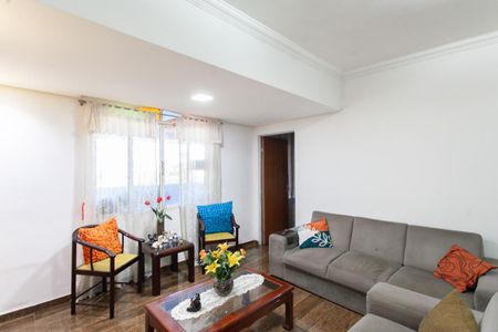 Casa para alugar com 360m², 4 quartos e 2 vagas Casa para alugar com 360m², 4 quartos e 2 vagasSala