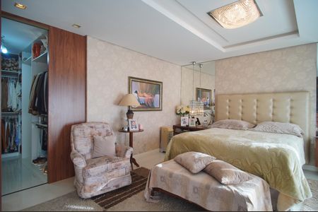 Apartamento à venda com 193m², 2 quartos e 4 vagasSuíte 1