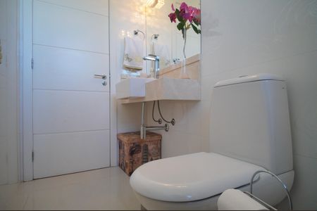 Apartamento à venda com 193m², 2 quartos e 4 vagasBanheiro da Suíte 2