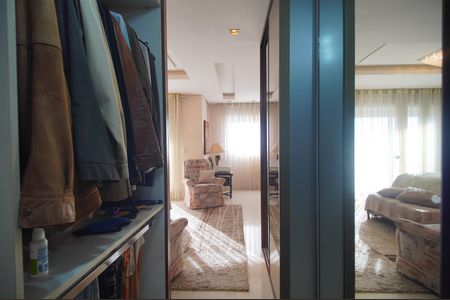 Apartamento à venda com 193m², 2 quartos e 4 vagasCloset