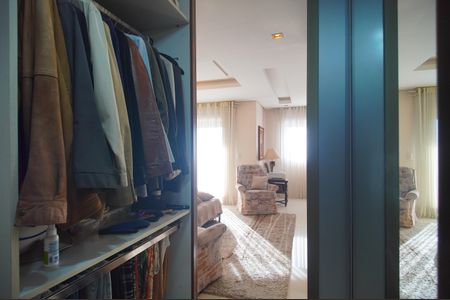 Apartamento à venda com 193m², 2 quartos e 4 vagasCloset