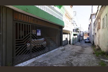 Casa para alugar com 100m², 2 quartos e sem vagaFachada e Plaquinha
