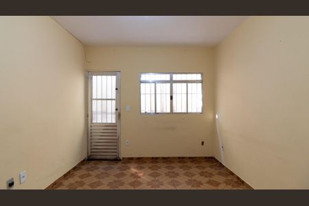 Casa para alugar com 100m², 2 quartos e sem vagaSala