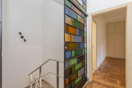 Casa à venda com 237m², 2 quartos e 4 vagas