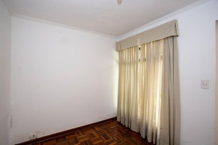 Casa à venda com 237m², 2 quartos e 4 vagas