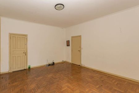 Casa à venda com 237m², 2 quartos e 4 vagas