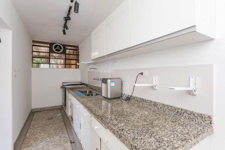 Casa à venda com 237m², 2 quartos e 4 vagas