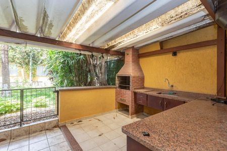 Casa à venda com 237m², 2 quartos e 4 vagas
