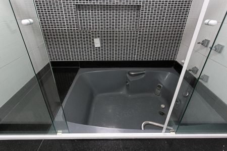 Casa à venda com 275m², 3 quartos e sem vagaBanheiro da Suíte