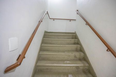 Apartamento à venda com 50m², 2 quartos e 1 vagaEscada do prédio 