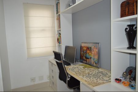 Apartamento à venda com 129m², 3 quartos e 2 vagasEscritório