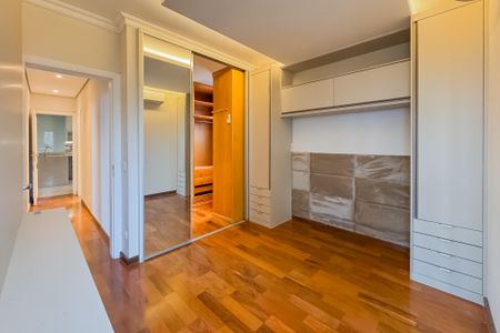 Apartamento à venda com 116m², 3 quartos e 3 vagas Apartamento à venda com 116m², 3 quartos e 3 vagasSuíte