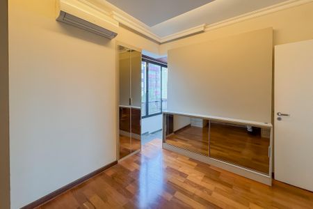 Apartamento à venda com 116m², 3 quartos e 3 vagas Apartamento à venda com 116m², 3 quartos e 3 vagasSuíte