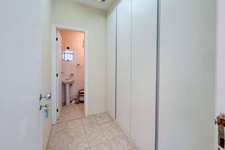 Apartamento à venda com 116m², 3 quartos e 3 vagas Apartamento à venda com 116m², 3 quartos e 3 vagasQuarto de Serviço