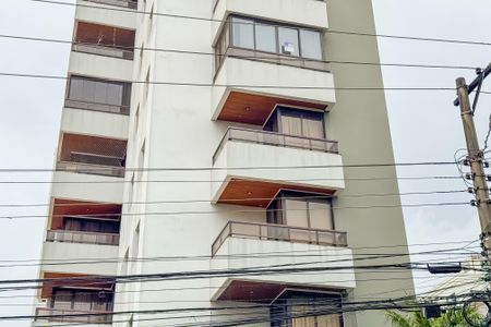 Apartamento à venda com 116m², 3 quartos e 3 vagas Apartamento à venda com 116m², 3 quartos e 3 vagasFachada