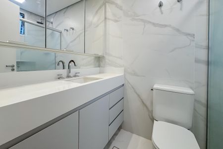 Apartamento à venda com 116m², 3 quartos e 3 vagas Apartamento à venda com 116m², 3 quartos e 3 vagasBanheiro da Suíte