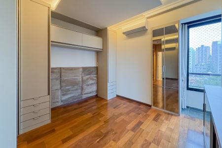 Apartamento à venda com 116m², 3 quartos e 3 vagas Apartamento à venda com 116m², 3 quartos e 3 vagasSuíte