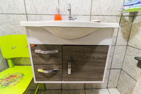 Casa à venda com 180m², 5 quartos e 2 vagas Casa à venda com 180m², 5 quartos e 2 vagasLavabo