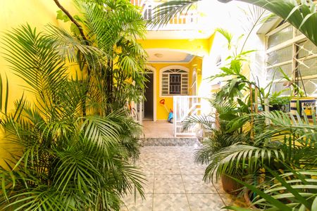 Casa à venda com 180m², 5 quartos e 2 vagas Casa à venda com 180m², 5 quartos e 2 vagasQuintal