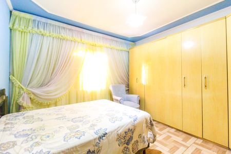 Casa à venda com 180m², 5 quartos e 2 vagas Casa à venda com 180m², 5 quartos e 2 vagasQuarto 2