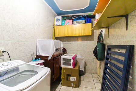 Casa à venda com 180m², 5 quartos e 2 vagas Casa à venda com 180m², 5 quartos e 2 vagasÁrea de Serviço