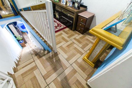 Casa à venda com 180m², 5 quartos e 2 vagas Casa à venda com 180m², 5 quartos e 2 vagasHall