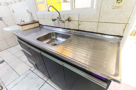 Casa à venda com 180m², 5 quartos e 2 vagas Casa à venda com 180m², 5 quartos e 2 vagasCozinha- casa 2