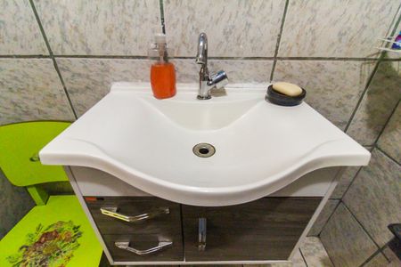 Casa à venda com 180m², 5 quartos e 2 vagas Casa à venda com 180m², 5 quartos e 2 vagasLavabo