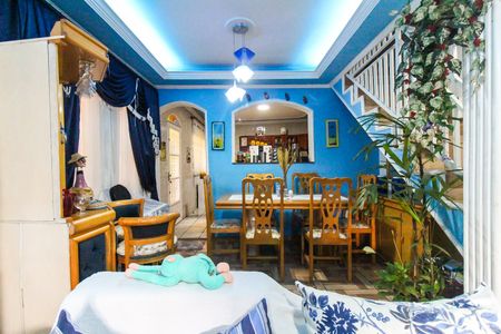 Casa à venda com 180m², 5 quartos e 2 vagas Casa à venda com 180m², 5 quartos e 2 vagasSala 1