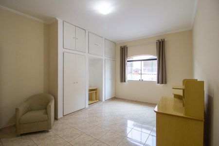 Casa para alugar com 240m², 2 quartos e 2 vagas Casa para alugar com 240m², 2 quartos e 2 vagasQuarto