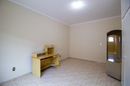 Casa para alugar com 240m², 2 quartos e 2 vagas Casa para alugar com 240m², 2 quartos e 2 vagasQuarto