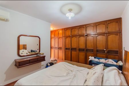 Casa à venda com 200m², 4 quartos e 2 vagas Casa à venda com 200m², 4 quartos e 2 vagasSuíte 1