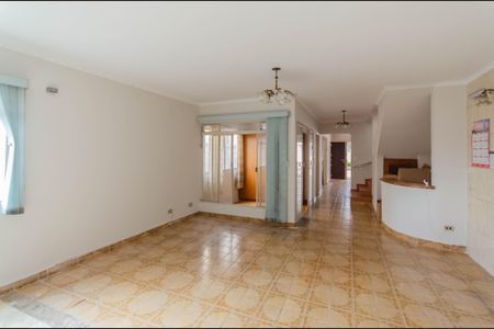 Casa à venda com 200m², 4 quartos e 2 vagas Casa à venda com 200m², 4 quartos e 2 vagasSala