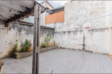 Casa à venda com 200m², 4 quartos e 2 vagas Casa à venda com 200m², 4 quartos e 2 vagasQuintal/Jardim