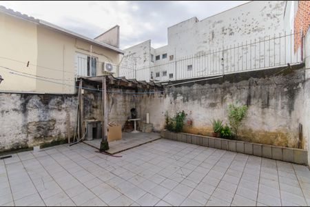 Casa à venda com 200m², 4 quartos e 2 vagas Casa à venda com 200m², 4 quartos e 2 vagasQuintal/Jardim