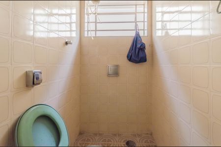 Casa à venda com 200m², 4 quartos e 2 vagas Casa à venda com 200m², 4 quartos e 2 vagasBanheiro Social