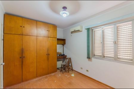 Casa à venda com 200m², 4 quartos e 2 vagas Casa à venda com 200m², 4 quartos e 2 vagasSuíte 2