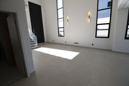 Casa de condomínio à venda com 420m², 5 quartos e 4 vagasSala