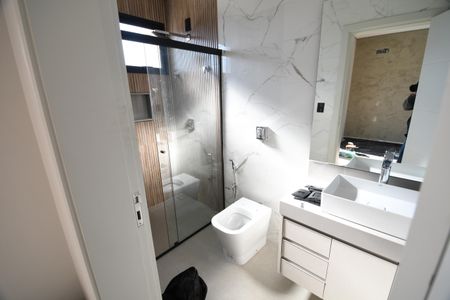 Casa de condomínio à venda com 420m², 5 quartos e 4 vagasBanheiro 4