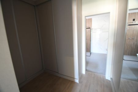 Casa de condomínio à venda com 420m², 5 quartos e 4 vagasQuarto Suíte 5 - Closet