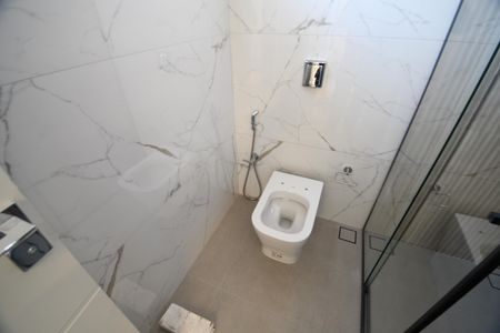 Casa de condomínio à venda com 420m², 5 quartos e 4 vagasBanheiro 3