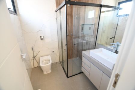 Casa de condomínio à venda com 420m², 5 quartos e 4 vagasBanheiro 3