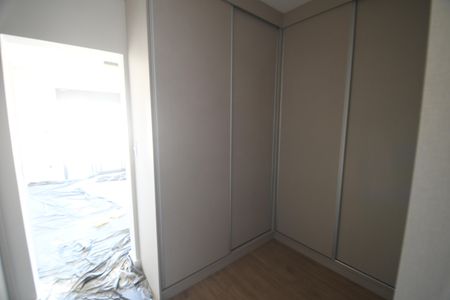 Casa de condomínio à venda com 420m², 5 quartos e 4 vagasQuarto Suíte 5 - Closet