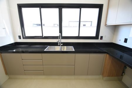 Casa de condomínio à venda com 420m², 5 quartos e 4 vagasCozinha