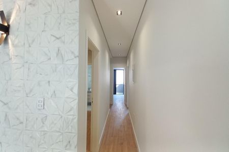 Casa de condomínio à venda com 300m², 4 quartos e 4 vagasCorredor