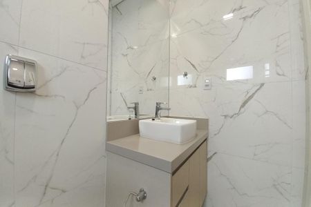 Casa de condomínio à venda com 300m², 4 quartos e 4 vagasBanheiro da Suíte 2