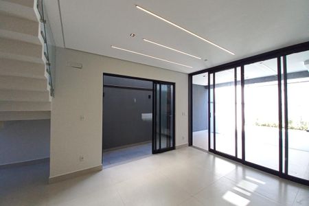 Casa de condomínio à venda com 300m², 4 quartos e 4 vagasSala de Jantar